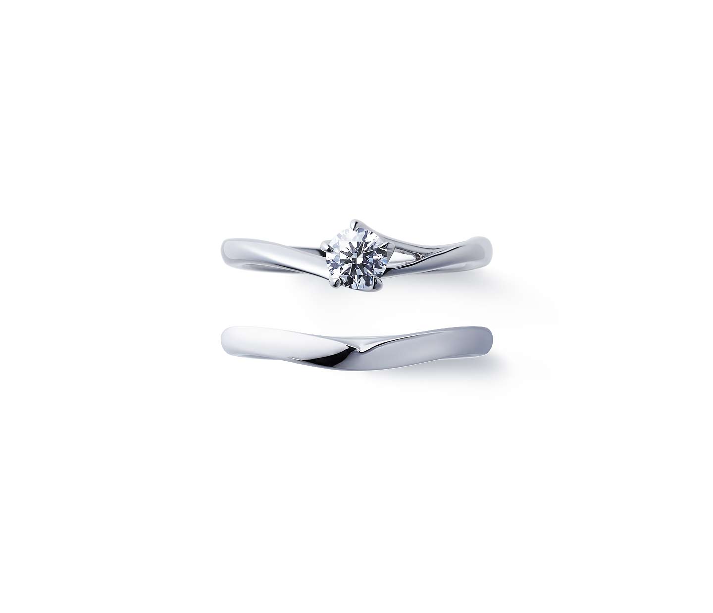 婚約指輪“初桜” 結婚指輪“睡蓮”との重ね付け