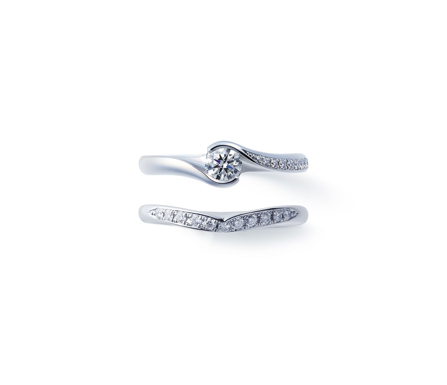 婚約指輪“暁” 結婚指輪“睡蓮”との重ね付け