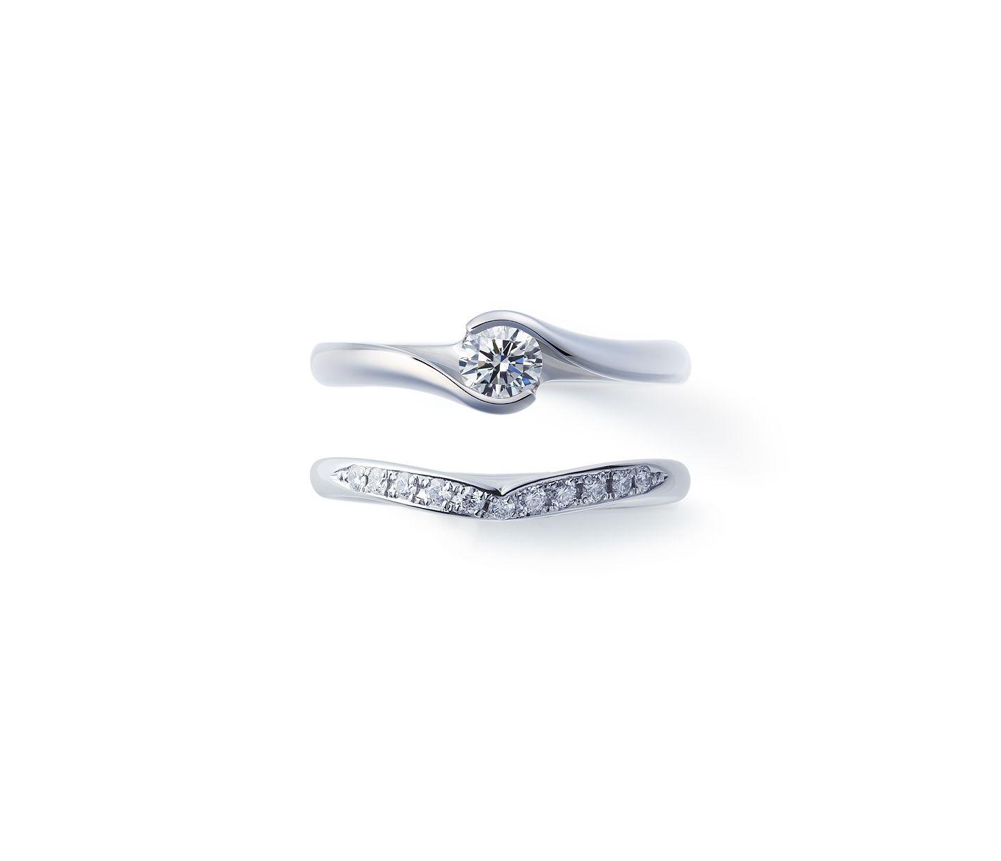 婚約指輪“暁” 結婚指輪“睡蓮”との重ね付け