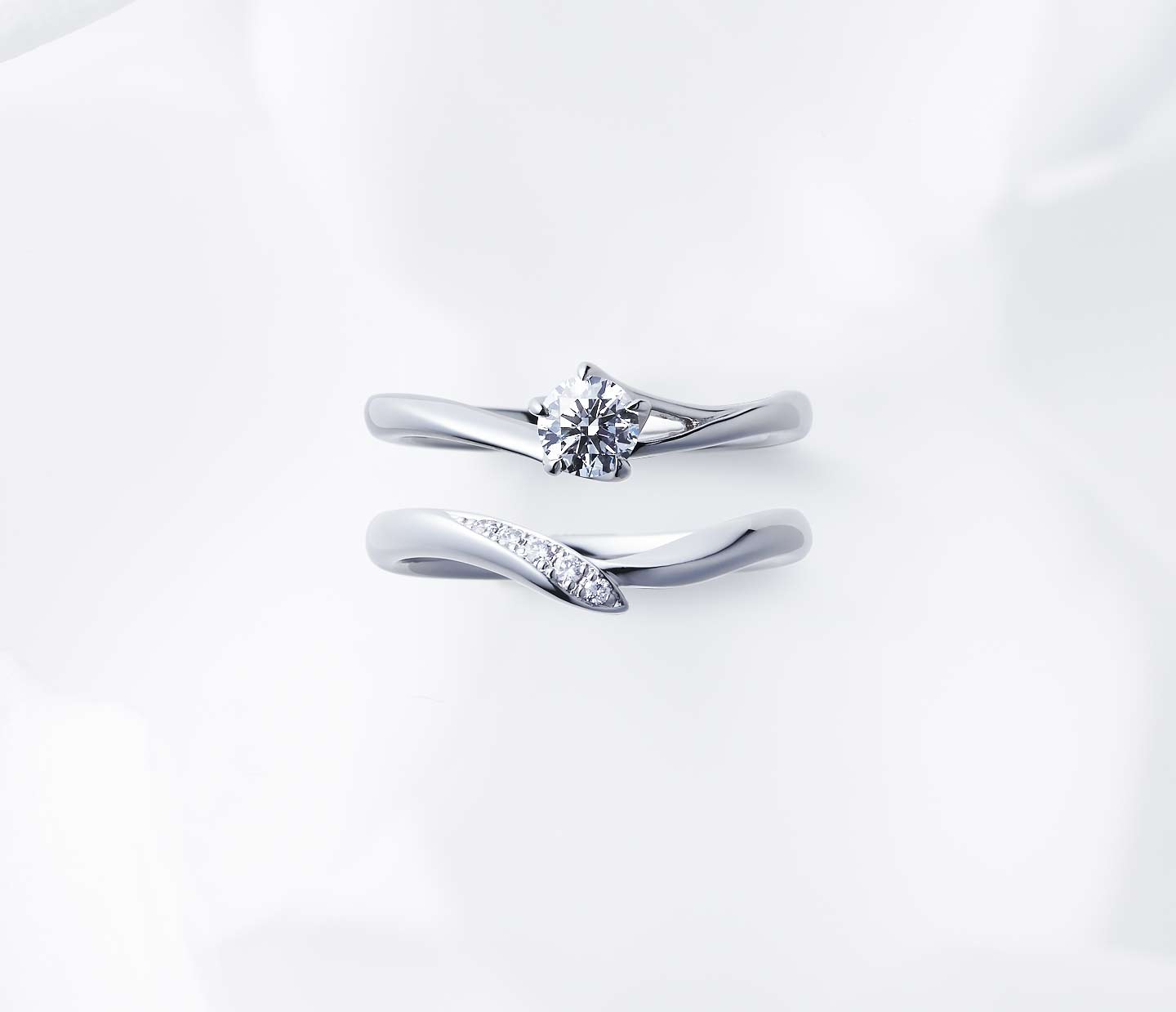 初桜（婚約指輪 3115・結婚指輪 3116WD）のセットリング｜結婚指輪