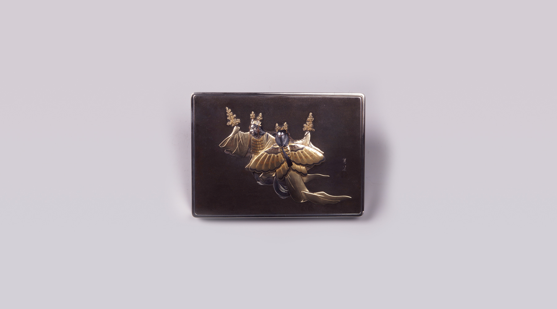 胡蝶の舞図金工煙草箱｜和彫りの名品 ｜和彫り 伝統の彫金技術｜結婚