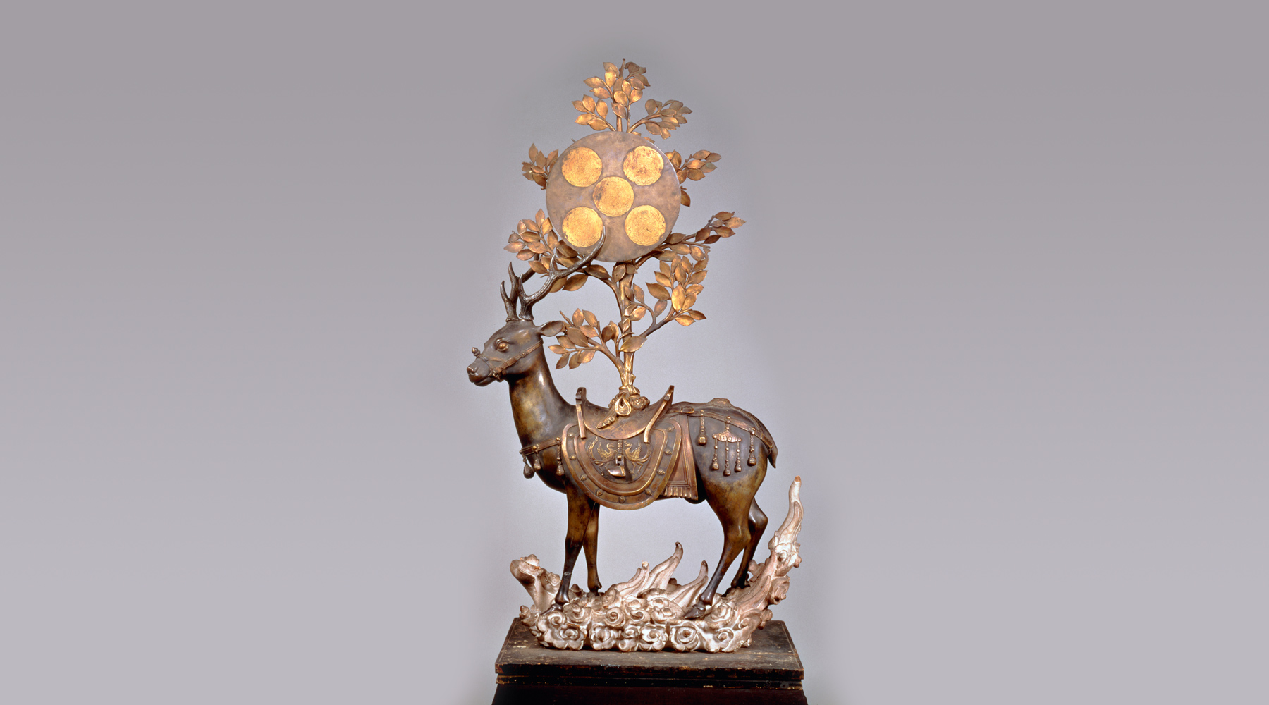 AKa6686　古銅　水滴　春日神鹿　底に穴あり AKa6686 古銅 水滴 春日神鹿 底に穴あり