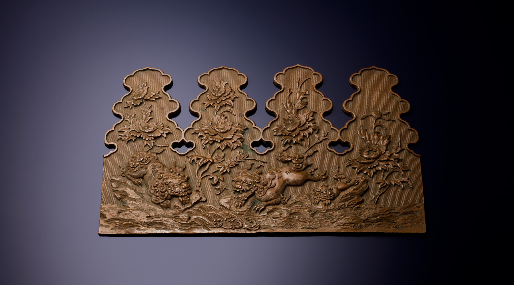 Zitan brush holder carved with dragon pattern, 20th century